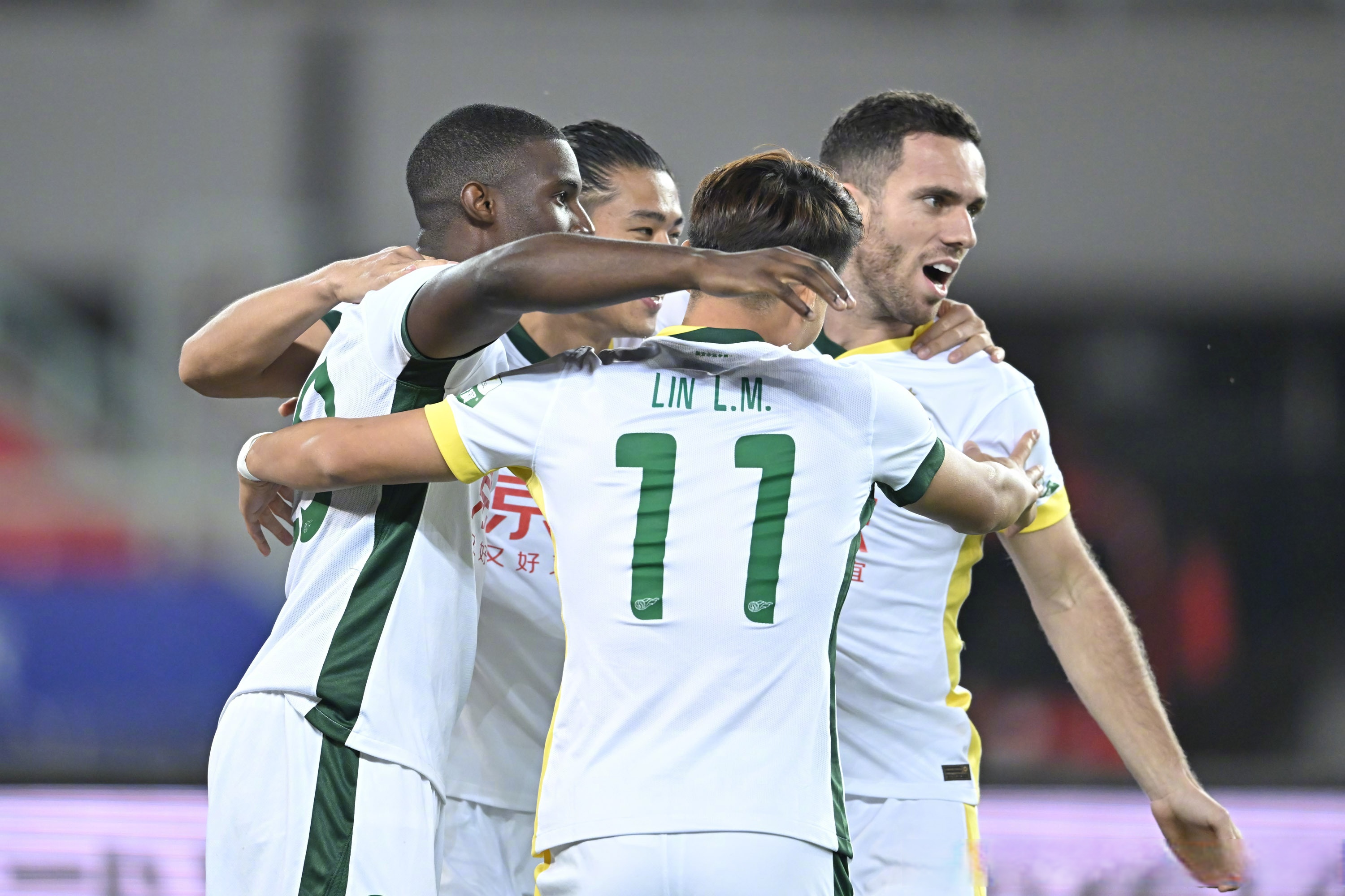 赛地聚焦——中超转会期热度飙升，罗马遗憾出局，更衣室稳定，心理建设被强调